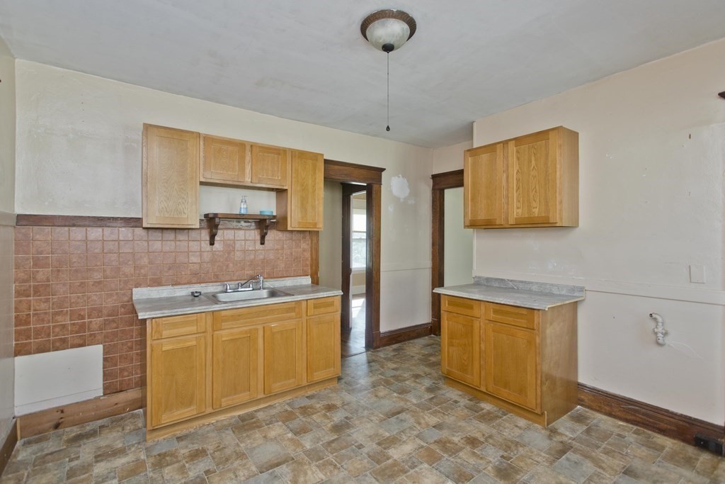 36-38 Longfellow Terrace Springfield, MA 01108 - Photo 18 of 42 Gallery Image 18
