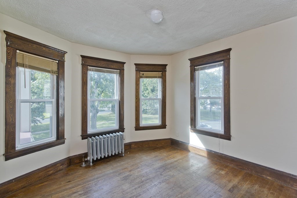 36-38 Longfellow Terrace Springfield, MA 01108 - Photo 7 of 42 Gallery Image 7