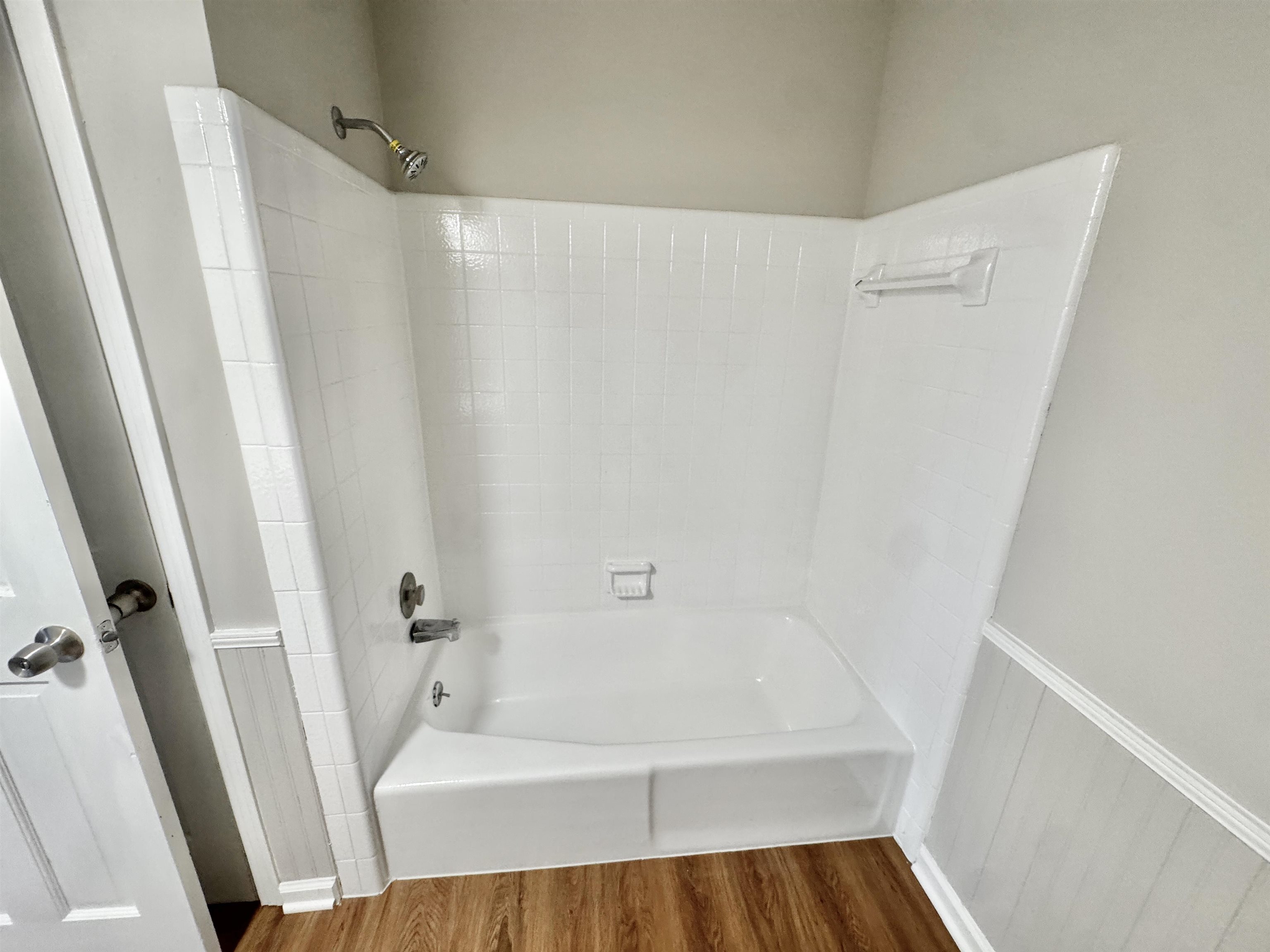 3334 Snow Ridge Cove Memphis, TN 38115 - Photo 27 of 38 Full bath featuring shower combination and wood finished floors