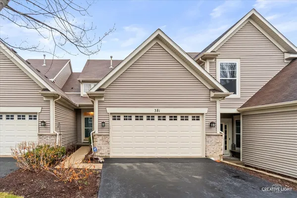 $410,000 | 381 Hickory Lane, South Elgin, IL 60177