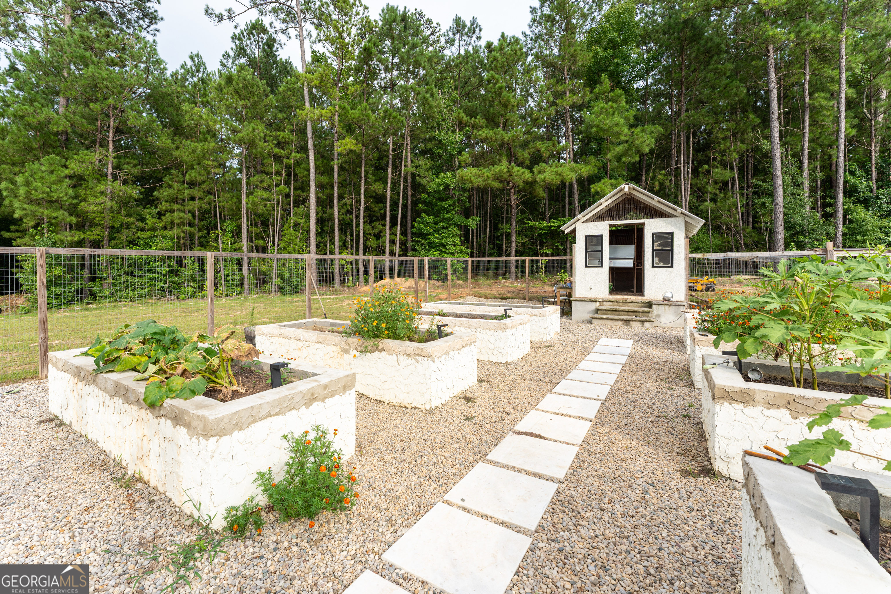 325 Scuffleboro Road Southeast Eatonton, GA 31024 - Photo 8 of 74 Gallery Image 8