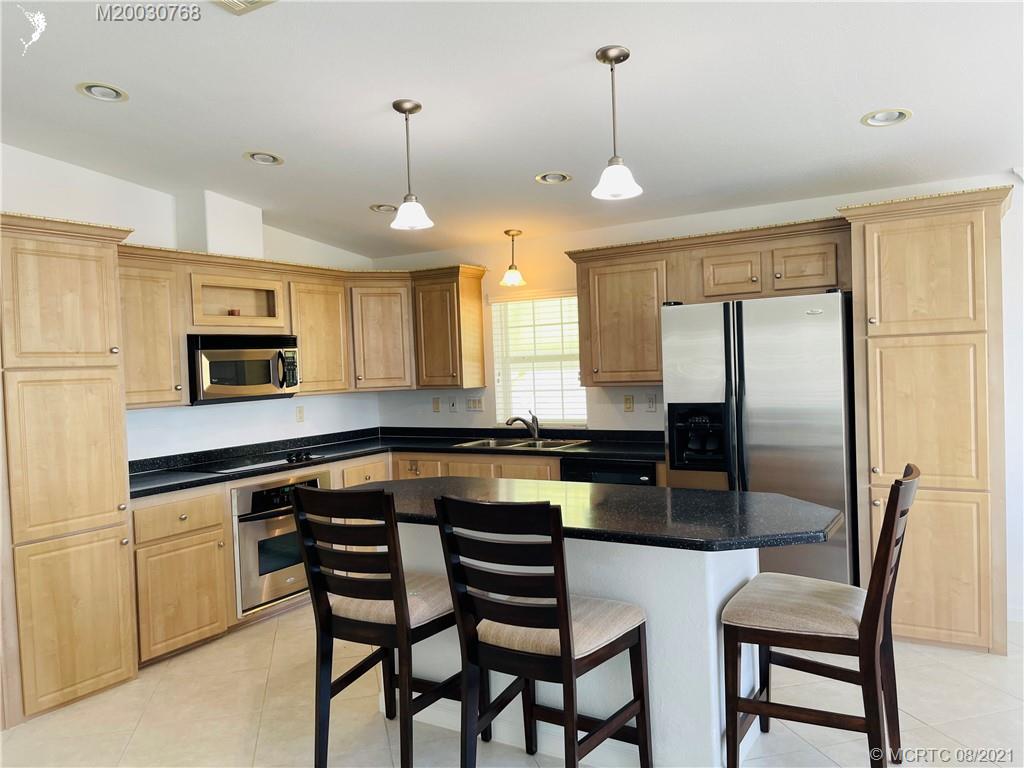 7009 Southeast Ridgeway Terrace Hobe Sound, FL 33455 - Photo 6 of 19 Gallery Image 6
