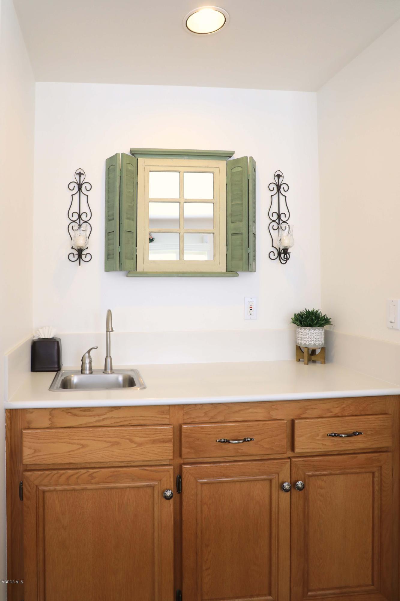 2560 Cabrillo Way Oxnard, CA 93030 - Photo 20 of 52 1S9A0925