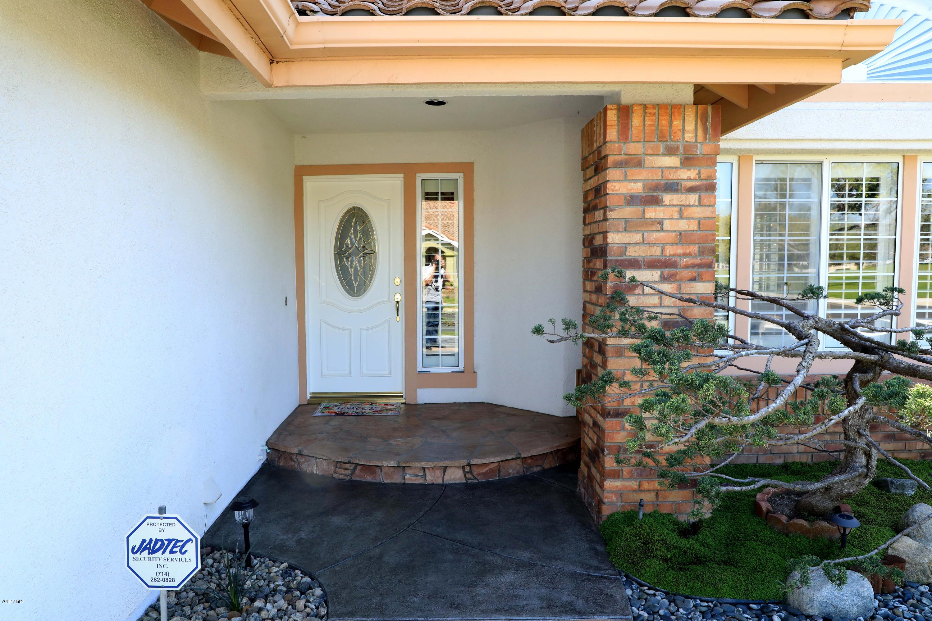 2560 Cabrillo Way Oxnard, CA 93030 - Photo 3 of 52 1S9A0876