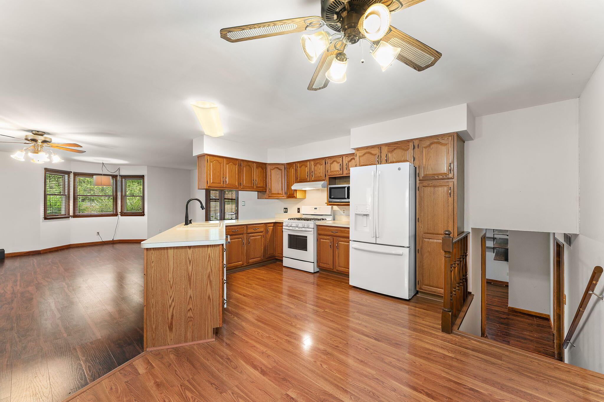 404 Hemlock Lane Crown Point, IN 46307 - Photo 8 of 22 2048x1365