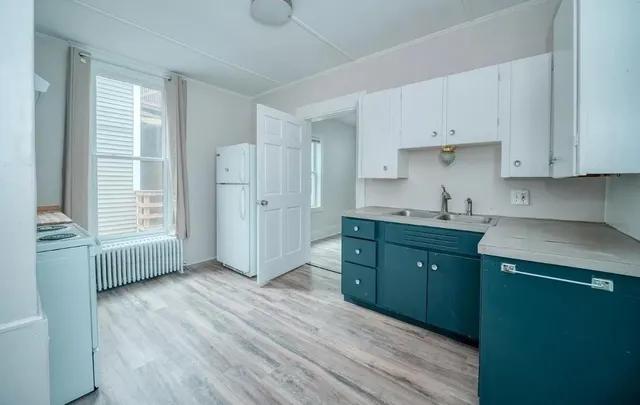 $1,900 | 249 Main Street, Tilton, NH 03276