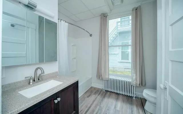 $1,900 | 249 Main Street, Tilton, NH 03276