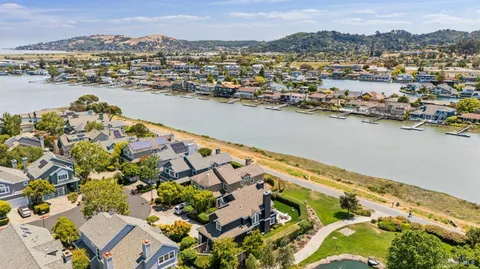 $2,695,000 | 5 Elizabeth Circle, Greenbrae, CA 94904