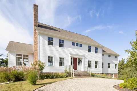 $3,695,000 | 105 Waterview Drive, Southold, NY 11971