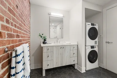 $610,000 | 63 Melcher Street, Unit 301, Boston, MA 02210