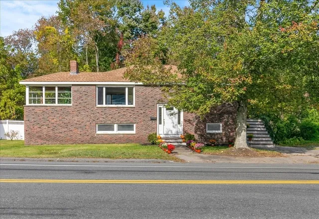 $899,999 | 270 Lowell Street, Wakefield, MA 01880
