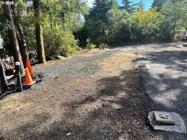 $99,000 | 253 Outer Drive, Florence, OR 97439