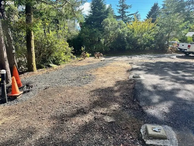 $99,000 | 253 Outer Drive, Florence, OR 97439