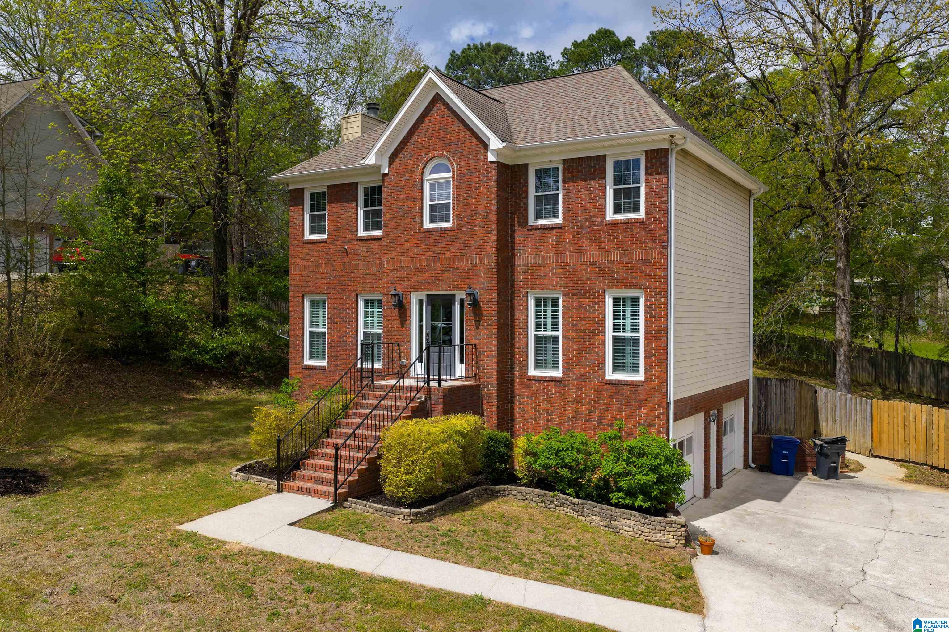 6040 Woodvale Road Helena, AL 35080 - Photo 2 of 36 Gallery Image 2