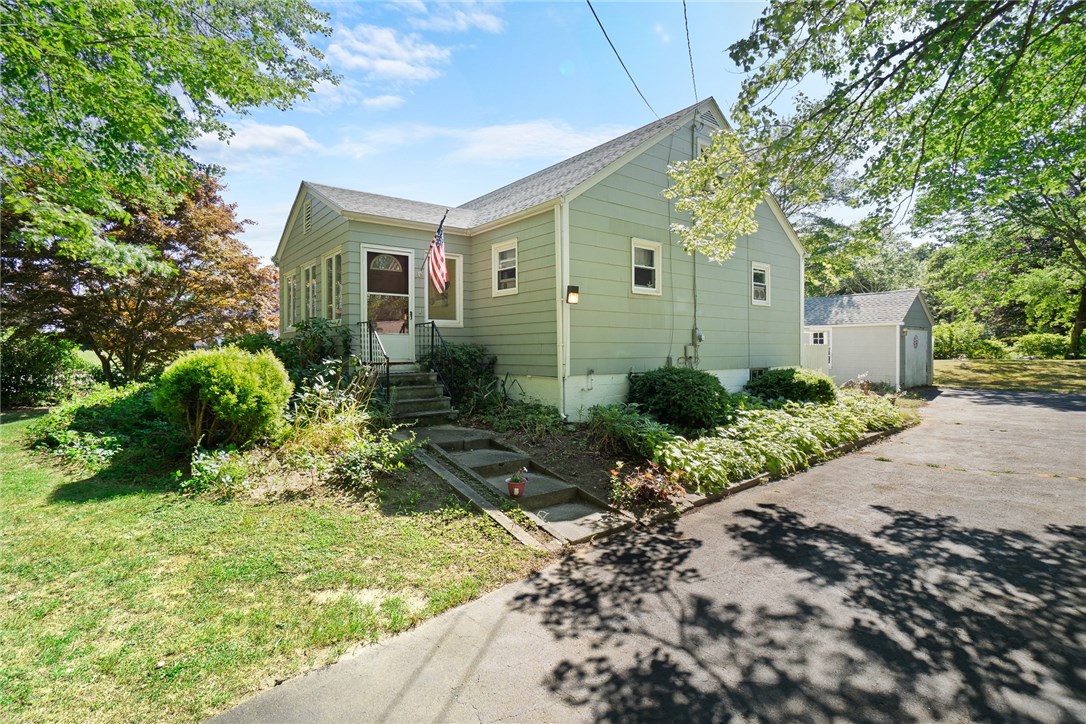 31 Langworthy Road Westerly, RI 02891 - Photo 3 of 40