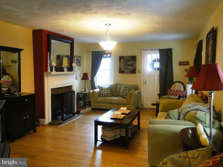 1465 Hampstead Road Wynnewood, PA 19096 - Photo 7 of 13 Living Room