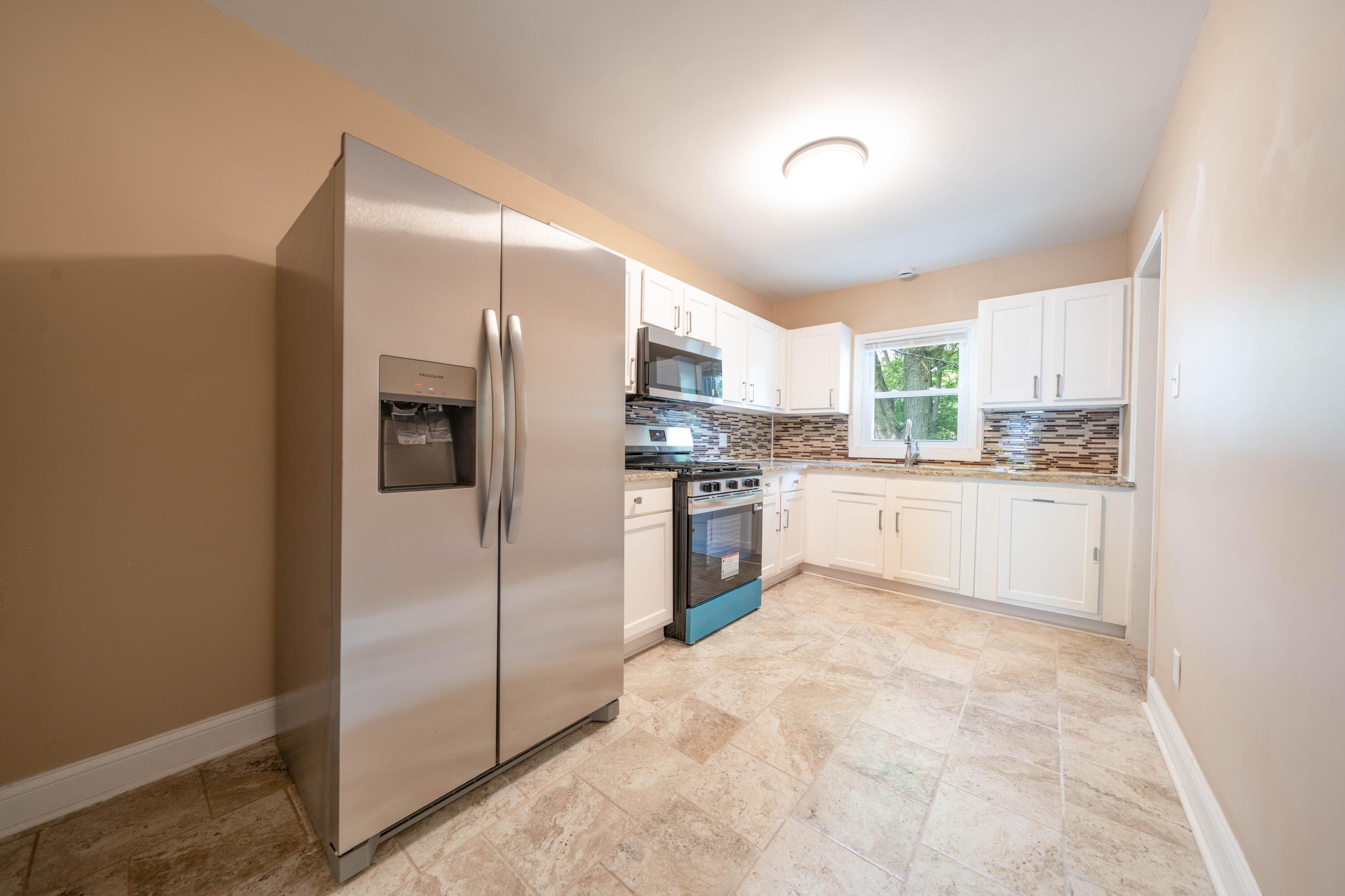 1166 Noble Street Gary, IN 46404 - Photo 5 of 16 3000x2000