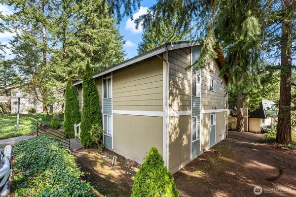 $1,000,000 | 34120 1st Place South, Federal Way, WA 98003