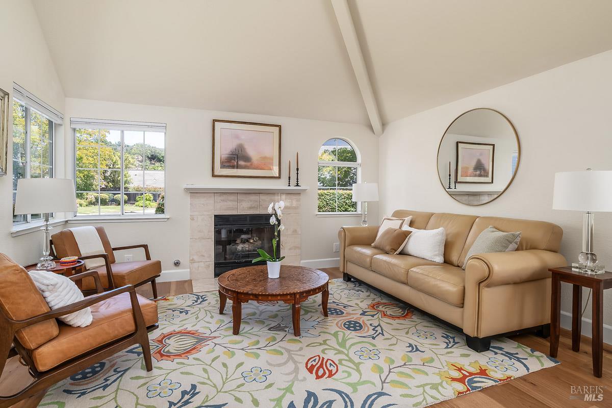 186 Ignacio Valley Circle Novato, CA 94949 - Photo 4 of 31