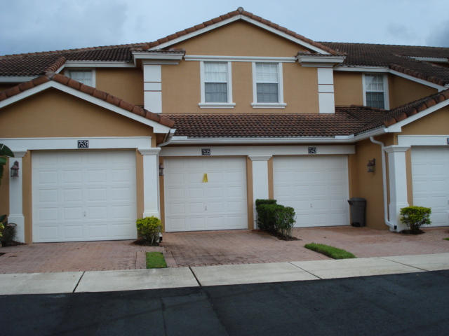 7535 Southwest Herrington Lane, Unit 1277 Stuart, FL 34997 - Photo 24 of 26 Exterior Garage