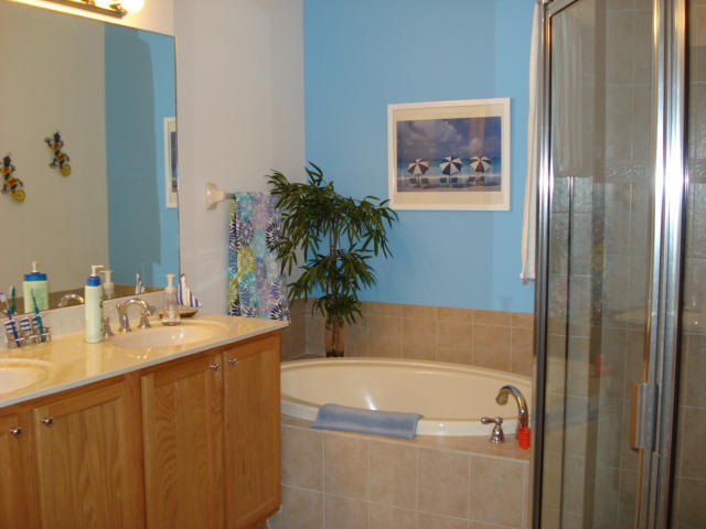 7535 Southwest Herrington Lane, Unit 1277 Stuart, FL 34997 - Photo 5 of 26 Master Bath