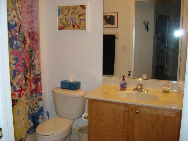 7535 Southwest Herrington Lane, Unit 1277 Stuart, FL 34997 - Photo 10 of 26 Guest bath