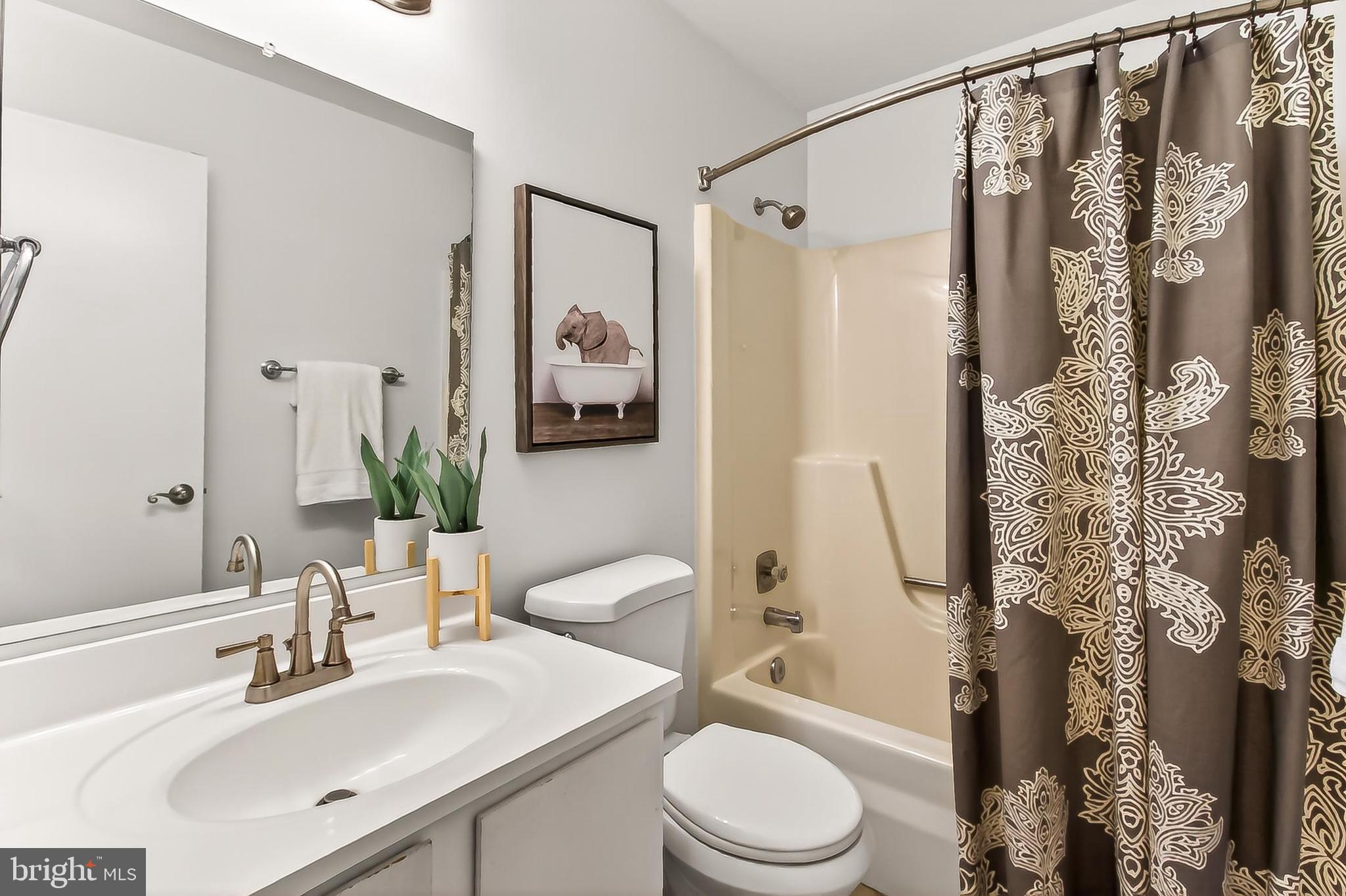 10714 Midsummer Drive Reston, VA 20191 - Photo 54 of 60 Full bath in lower level