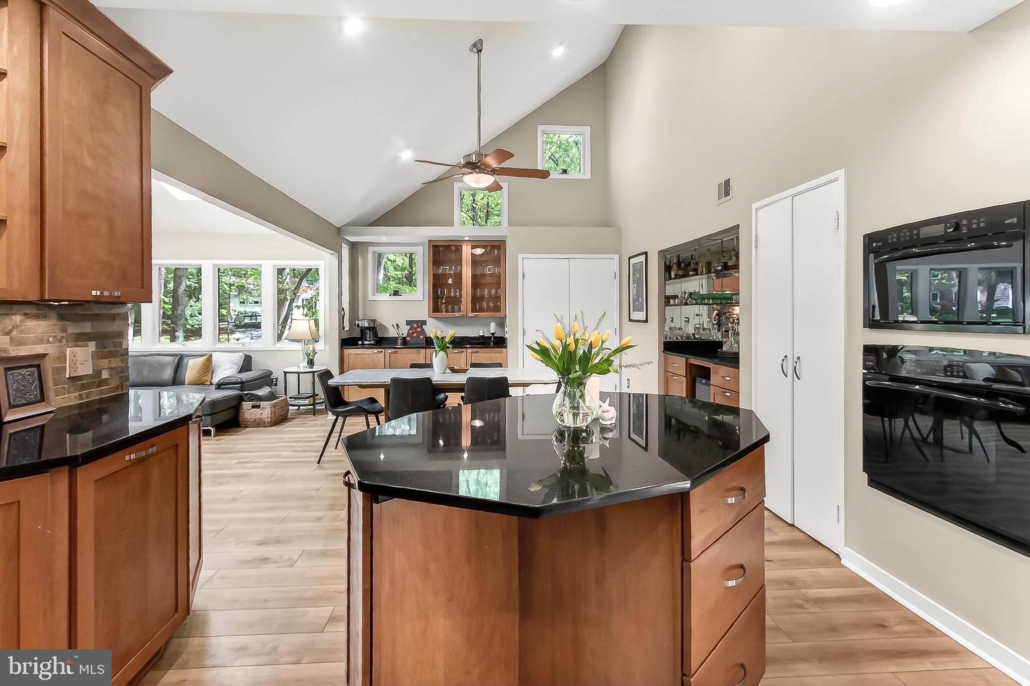 10714 Midsummer Drive Reston, VA 20191 - Photo 10 of 60