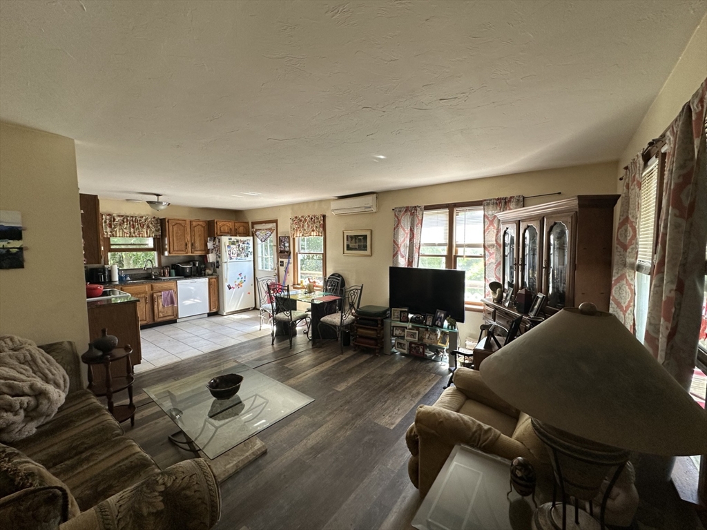 5 Loring Street Worcester, MA 01606 - Photo 10 of 15