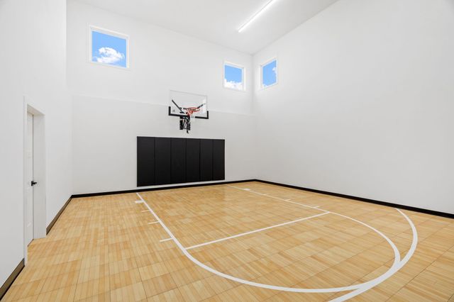 $2,700,000 | 16404 47th Place North, Plymouth, MN 55446