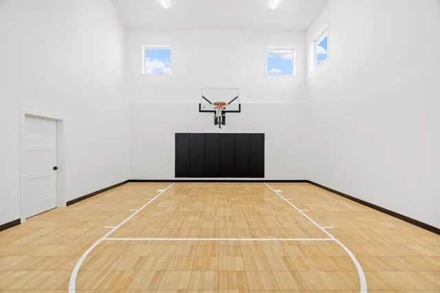 $2,700,000 | 16404 47th Place North, Plymouth, MN 55446