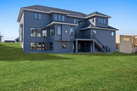 $2,700,000 | 16404 47th Place North, Plymouth, MN 55446