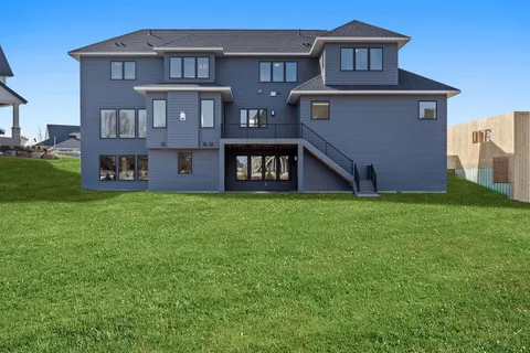 $2,700,000 | 16404 47th Place North, Plymouth, MN 55446