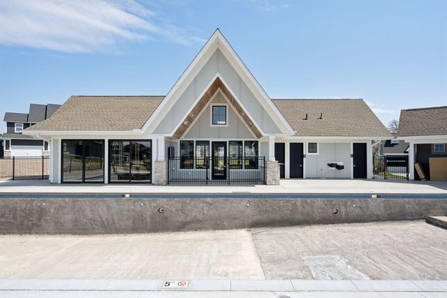 $2,700,000 | 16404 47th Place North, Plymouth, MN 55446