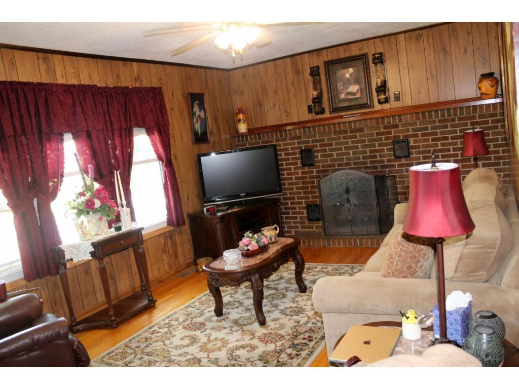 35183 Widener Valley Road Glade Spring, VA 24340 - Photo 3 of 14 Photo 3