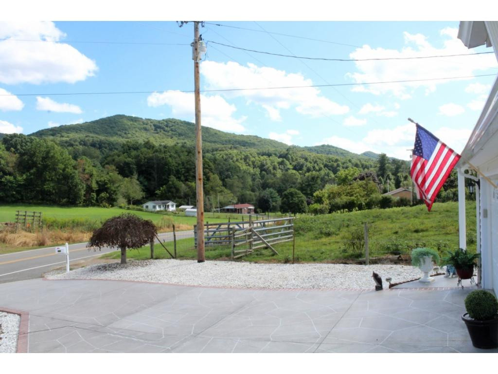 35183 Widener Valley Road Glade Spring, VA 24340 - Photo 4 of 14 Photo 4