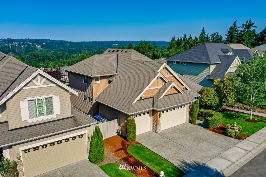 18937 84th Place Northeast Bothell, WA 98011 - Photo 5 of 37 Gallery Image 5