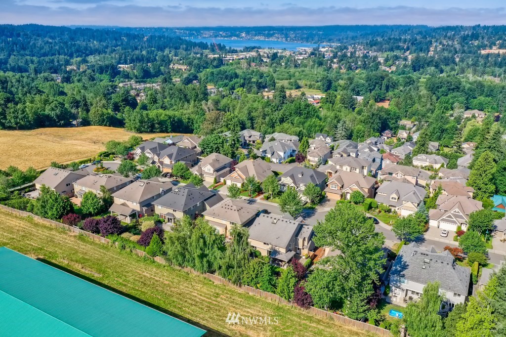18937 84th Place Northeast Bothell, WA 98011 - Photo 6 of 37 Gallery Image 6