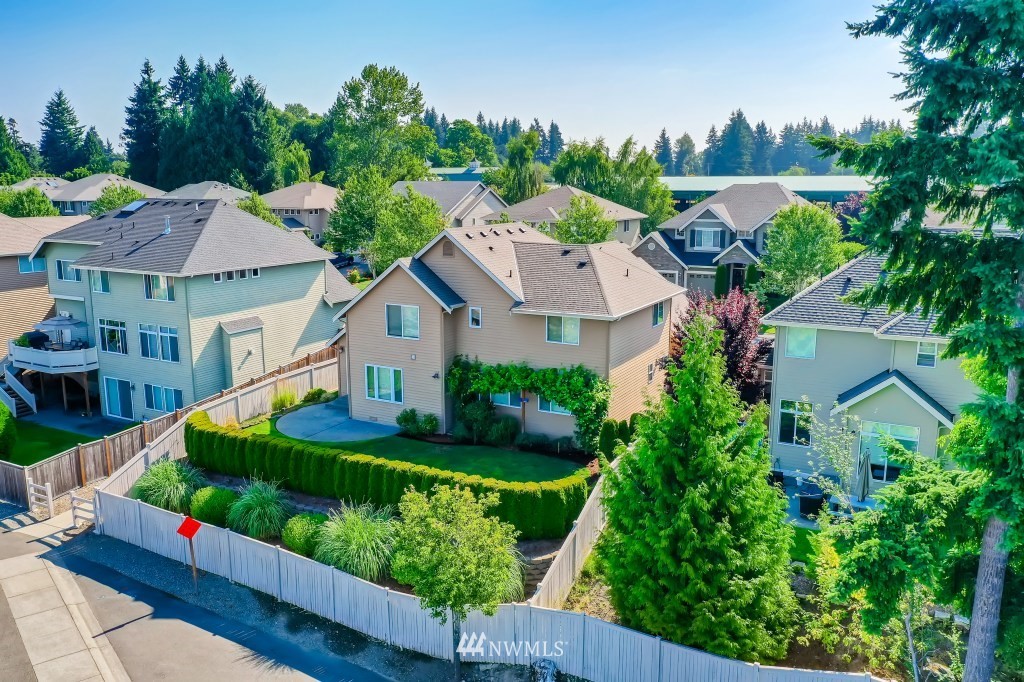 18937 84th Place Northeast Bothell, WA 98011 - Photo 9 of 37 Gallery Image 9