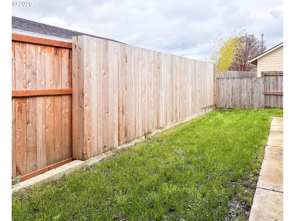 $425,000 | 2382 East Irwin Way, Eugene, OR 97402