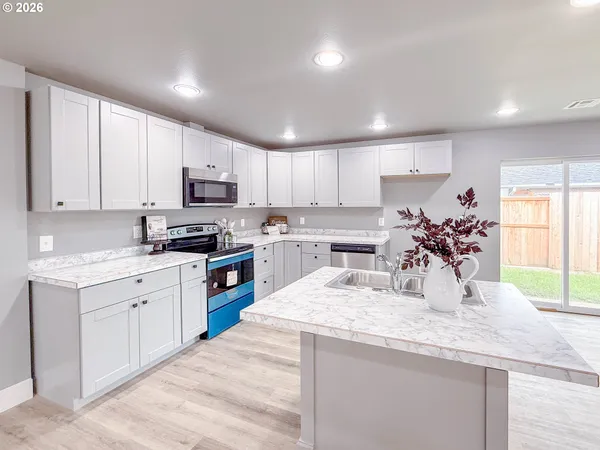 $425,000 | 2382 East Irwin Way, Eugene, OR 97402