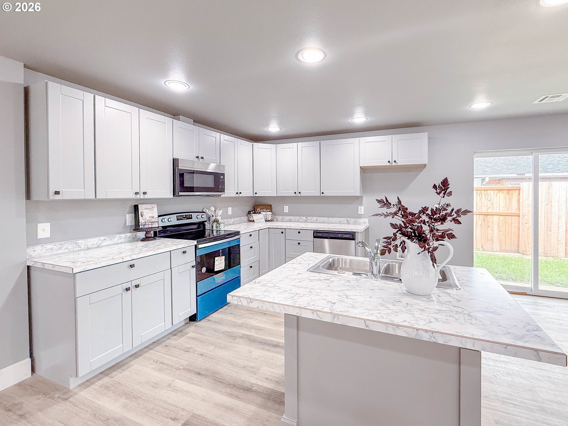 2382 East Irwin Way Eugene, OR 97402 - Photo 6 of 23