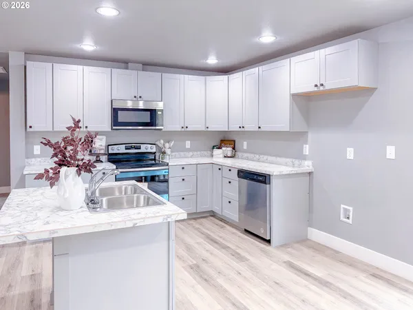 $425,000 | 2382 East Irwin Way, Eugene, OR 97402