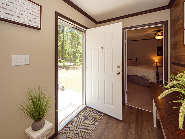 249 Barons Road Summerville, SC 29483 - Photo 2 of 33 02