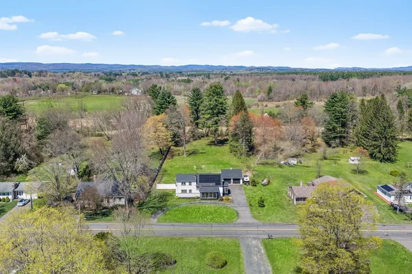 $524,900 | 105 Plain Street, Easthampton, MA 01027