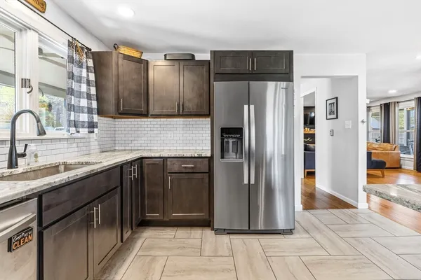 $524,900 | 105 Plain Street, Easthampton, MA 01027