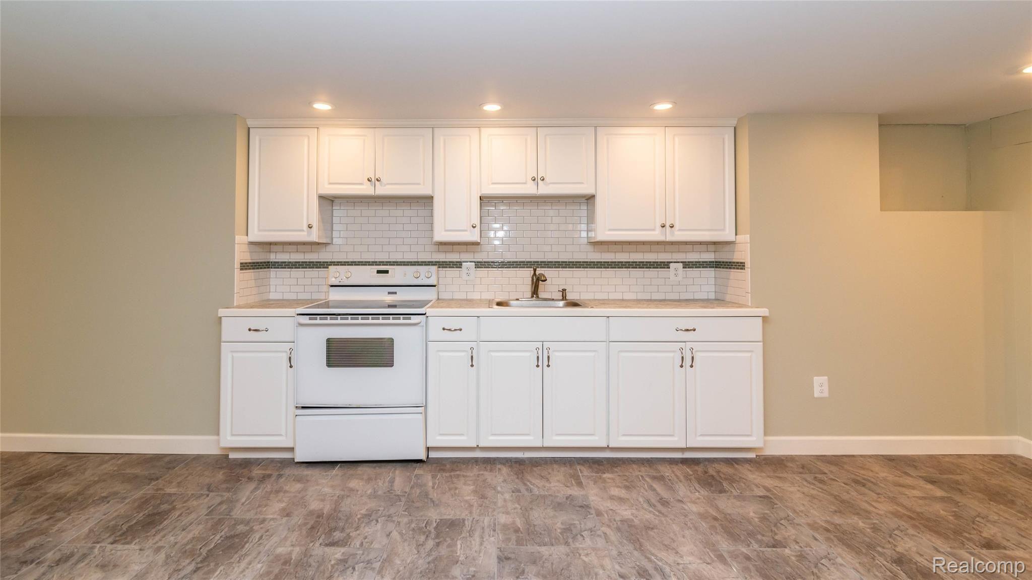 1952 Ward Road Bloomfield Hills, MI 48302 - Photo 23 of 44 Basement Kitchen