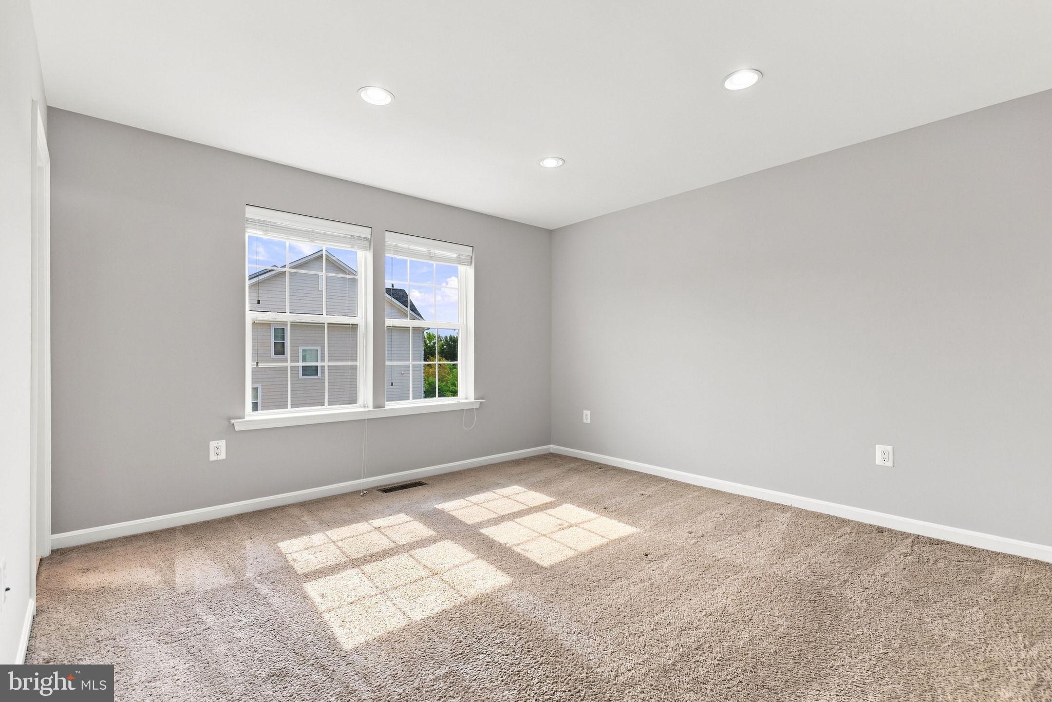 25678 Pleasant Valley Road Chantilly, VA 20152 - Photo 38 of 56 Primary Bedroom