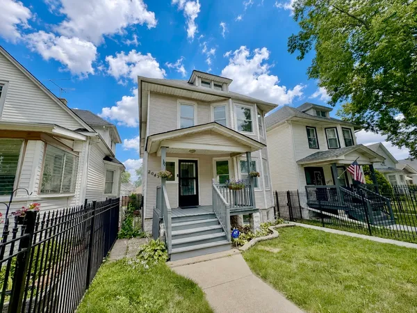 $2,050 | 2047 North Lavergne Avenue, Unit 2, Chicago, IL 60639