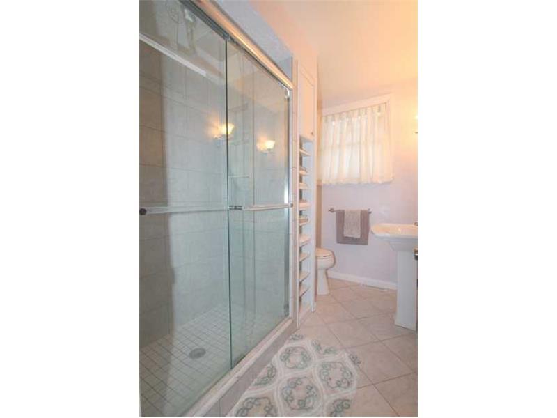 443 Walnut Road Pittsburgh, PA 15202 - Photo 19 of 25 Full Bath. Main level Full Bath with ceramic tile shower and floors